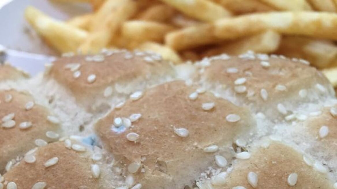 Πώς τιμώρησε Βρετανός τα McDonald's που του σερβίρισαν μουχλιασμένο burger;